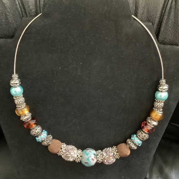 Vintage Style Silver Tone Necklace with Beads + extended chain - Picture 5 of 8